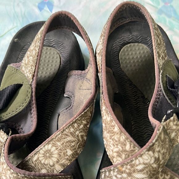 Lands End Waterproof Sandals 9 - Picture 8 of 10